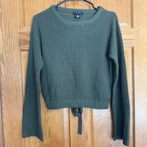 Poof New York Green Bell Sleeve Lace Back Sweater – Size Large